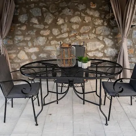 Triantos Guesthome Trablus